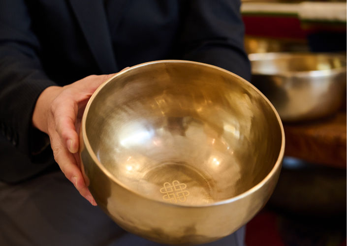 その音色に、心落ち着く、癒やされる。「シンギングボウル」の